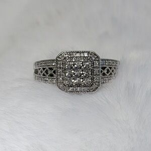 Kay Jewelers 1/8 CTW Diamond Cluster Ring | Size 6.75 | Sterling Silver